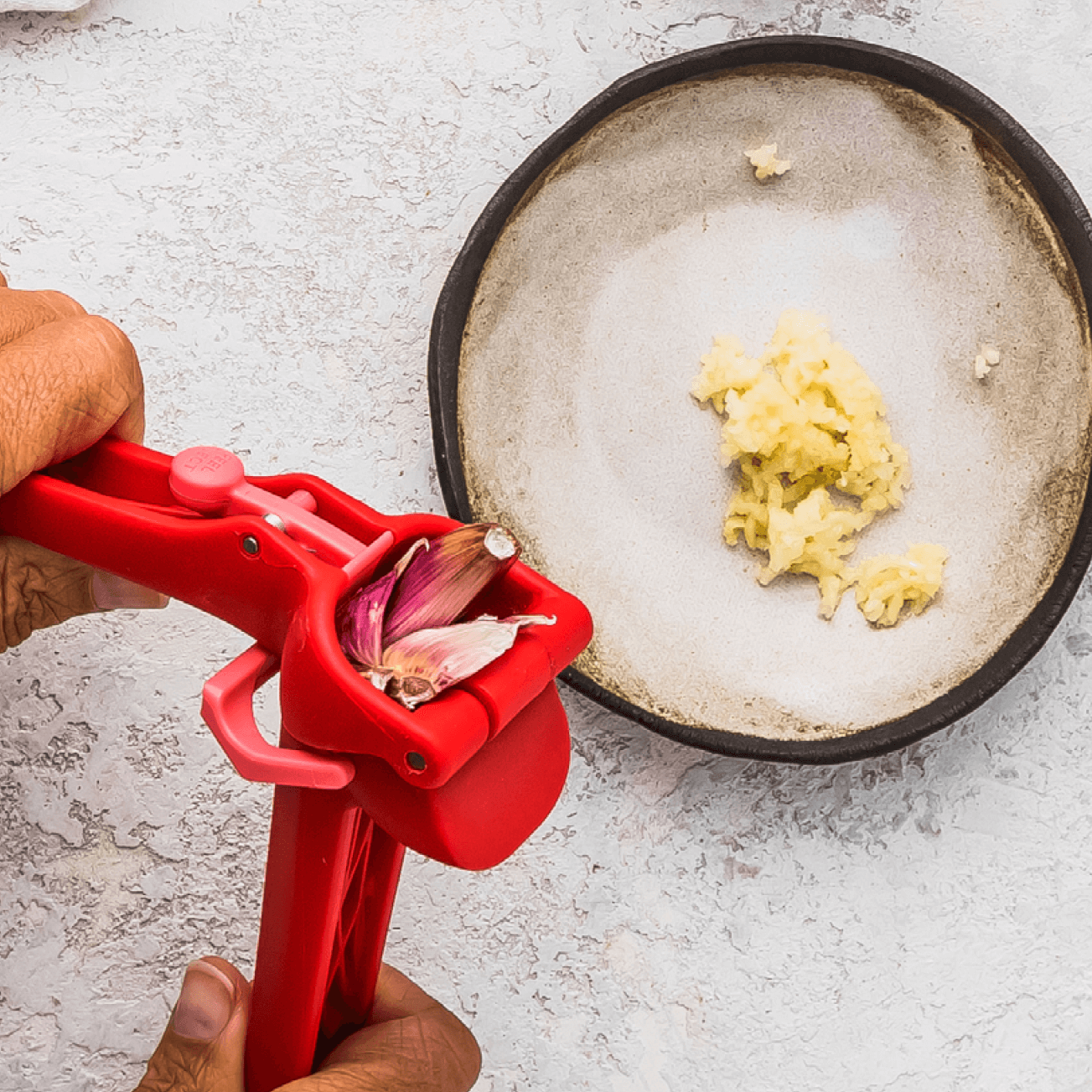 DreamFarm Garject Garlic Press